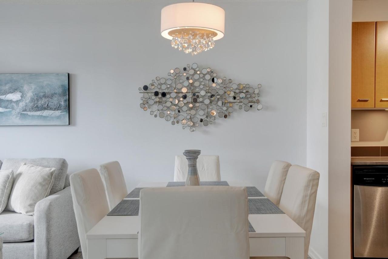 The Astoria Flair Apartment Victoria Bagian luar foto
