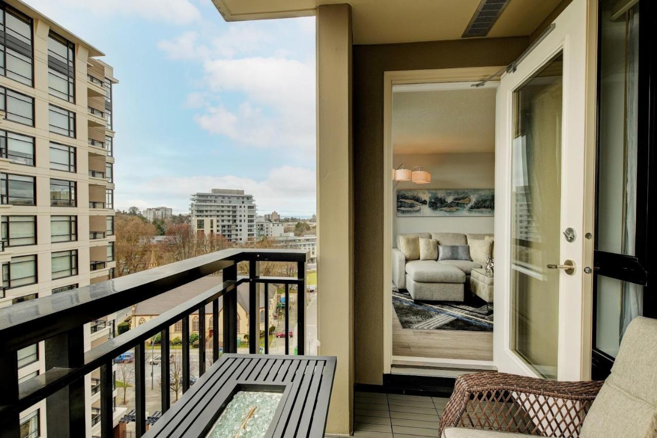 The Astoria Flair Apartment Victoria Bagian luar foto
