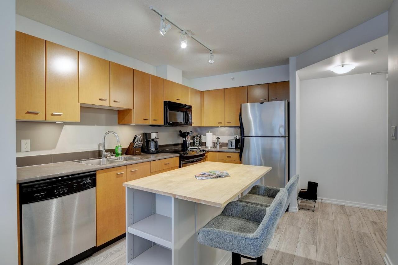 The Astoria Flair Apartment Victoria Bagian luar foto