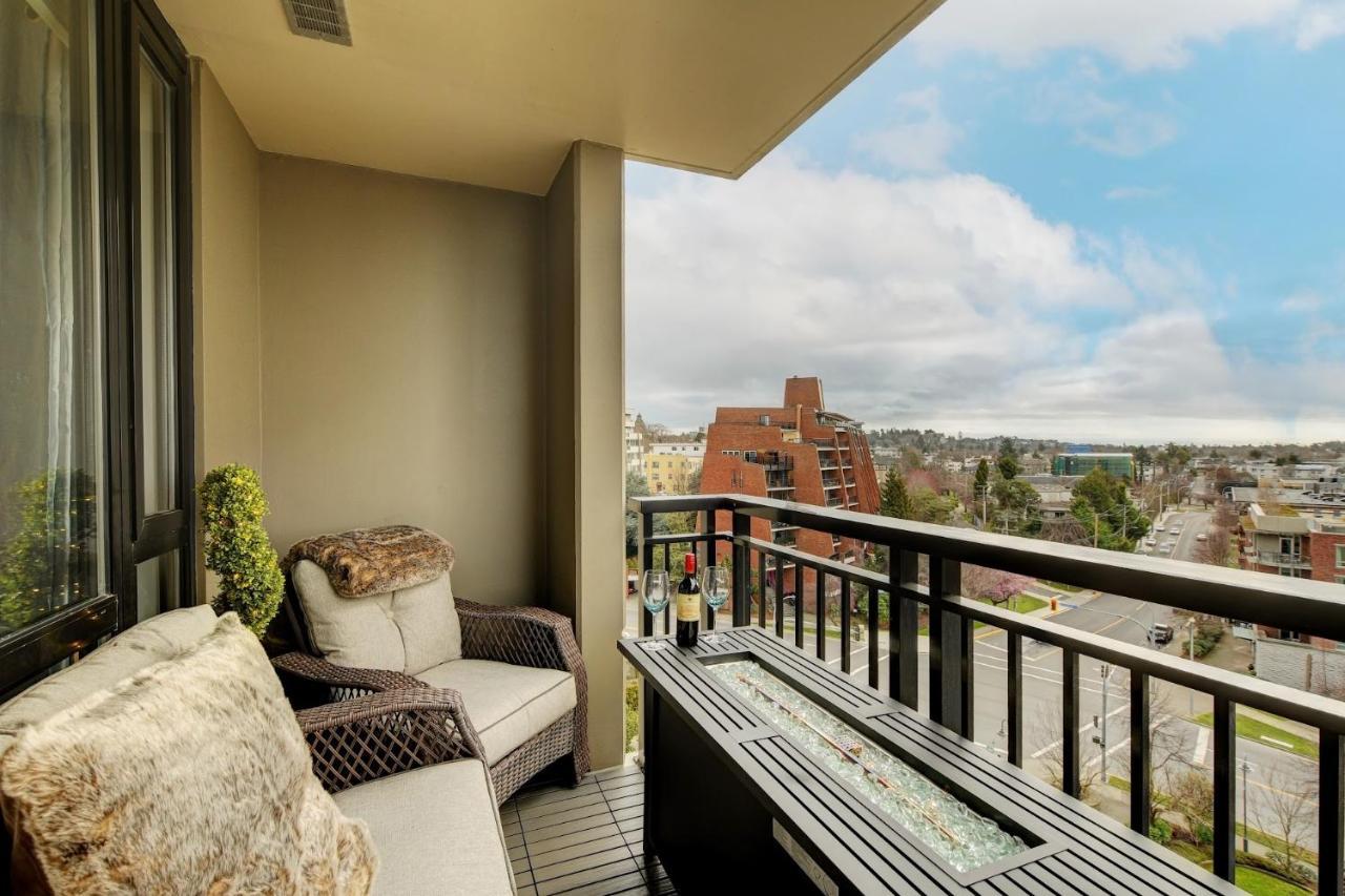 The Astoria Flair Apartment Victoria Bagian luar foto